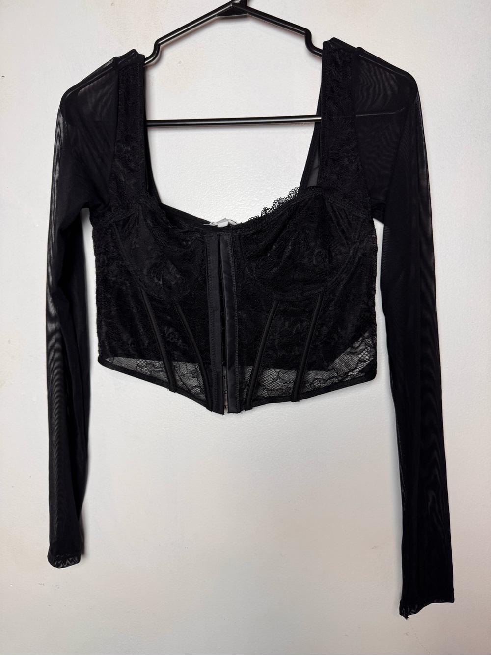 Brand new garage black lace corset longsleeve crop top Size-Medium